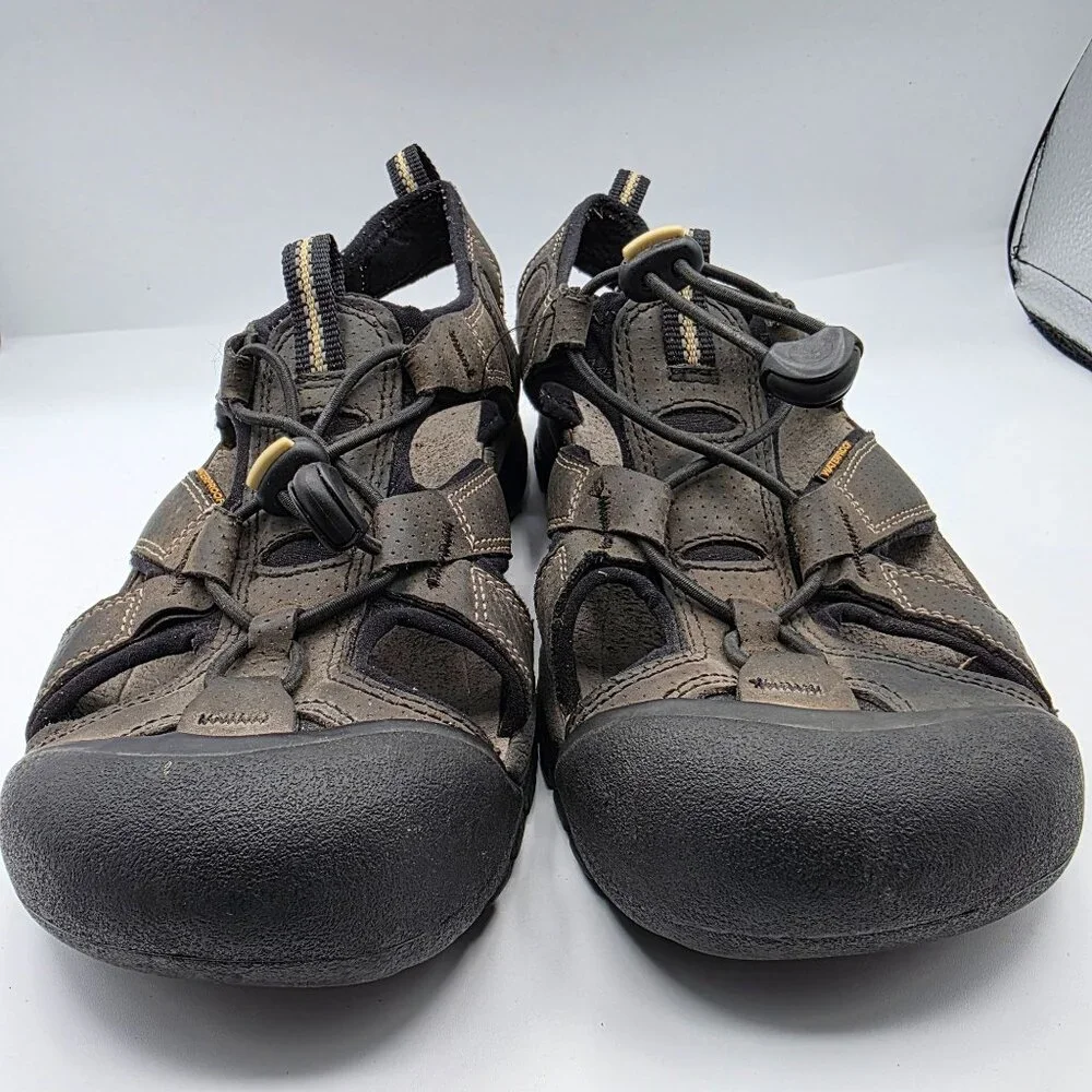 Keen H2 Mens Size 8 Gray Closed Toe Sandals Waterproof Casual Walking Outdoors